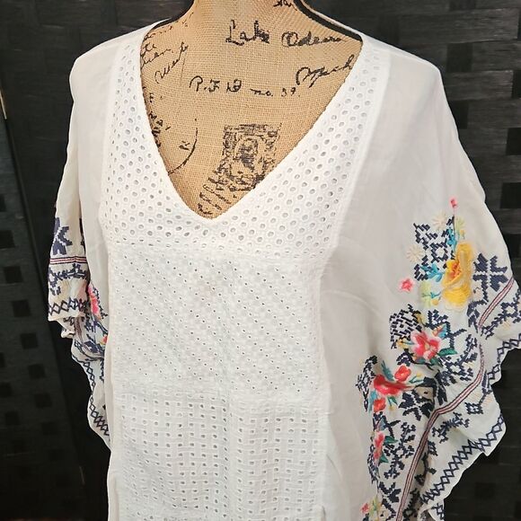 Johnny Was Embroidered White Floral Oversized Women's Top Size Medium - Picture 4 of 11